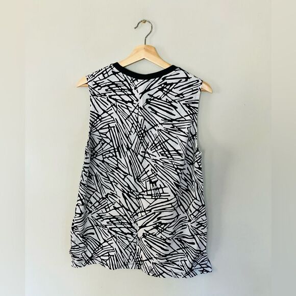 Nike Signal Palm Black and White Muscle tank - Picture 6 of 6